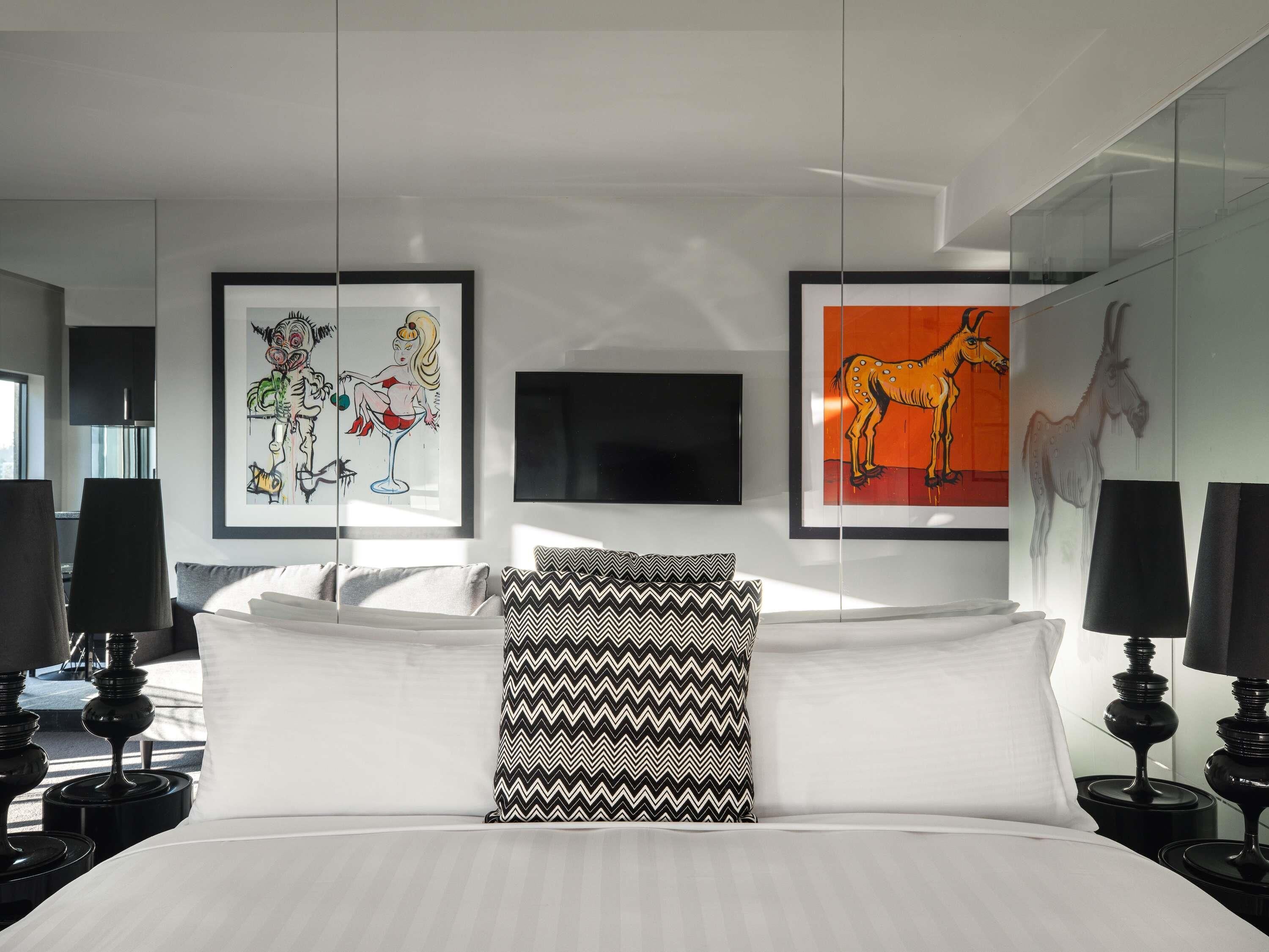 Sängtillbehör av högsta kvalitet, bäddmadrasser och minibar