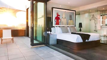 Junior Penthouse, Balcony, City View | Premium bedding, pillowtop beds, minibar, in-room safe