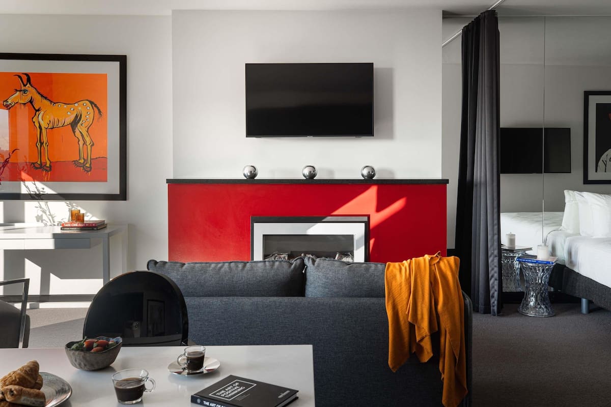 Suite, plusieurs lits, vue ville (Cullen Open Plan Suite)