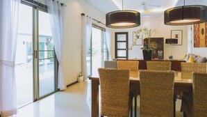 Full-sized fridge, microwave, cookware/dishes/utensils - Two Villas Holiday Oriental Style Naiharn Beach (Rawai)