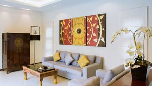 29-inch TV with satellite channels, DVD player - Two Villas Holiday Oriental Style Naiharn Beach (Rawai)