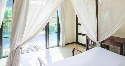 Two Villas Holiday Oriental Style Naiharn Beach