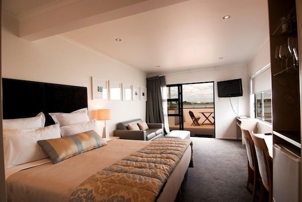 พรีเมียร์สตูดิโอ (Executive)