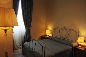 Hypo-allergenic bedding, minibar, in-room safe, individually decorated