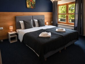 Comfort Double Room, Garden View | Desk, laptop workspace, free WiFi, bed sheets - Dom Oliwski (Gdansk)
