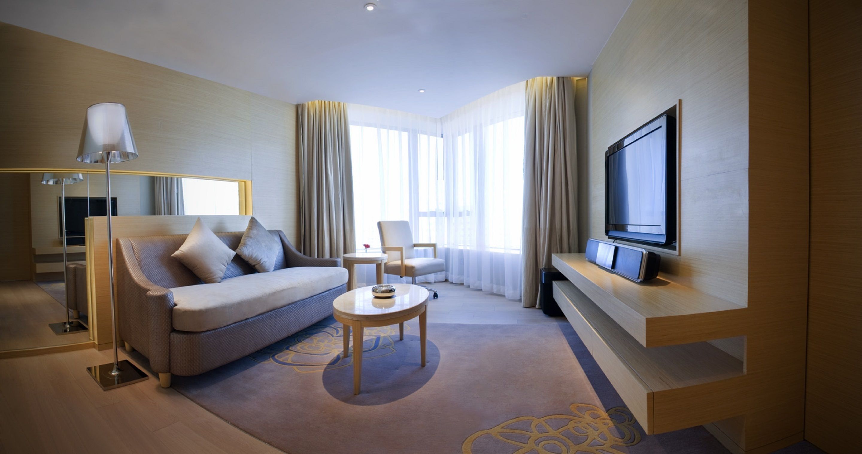 executive suite, 1 king bed | living area | lcd tv, pay films