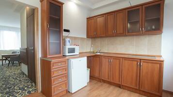 Classic Apartment, Mountain View | Private kitchen