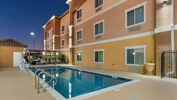 Outdoor pool, open 10:00 AM to 9:00 PM, sun loungers