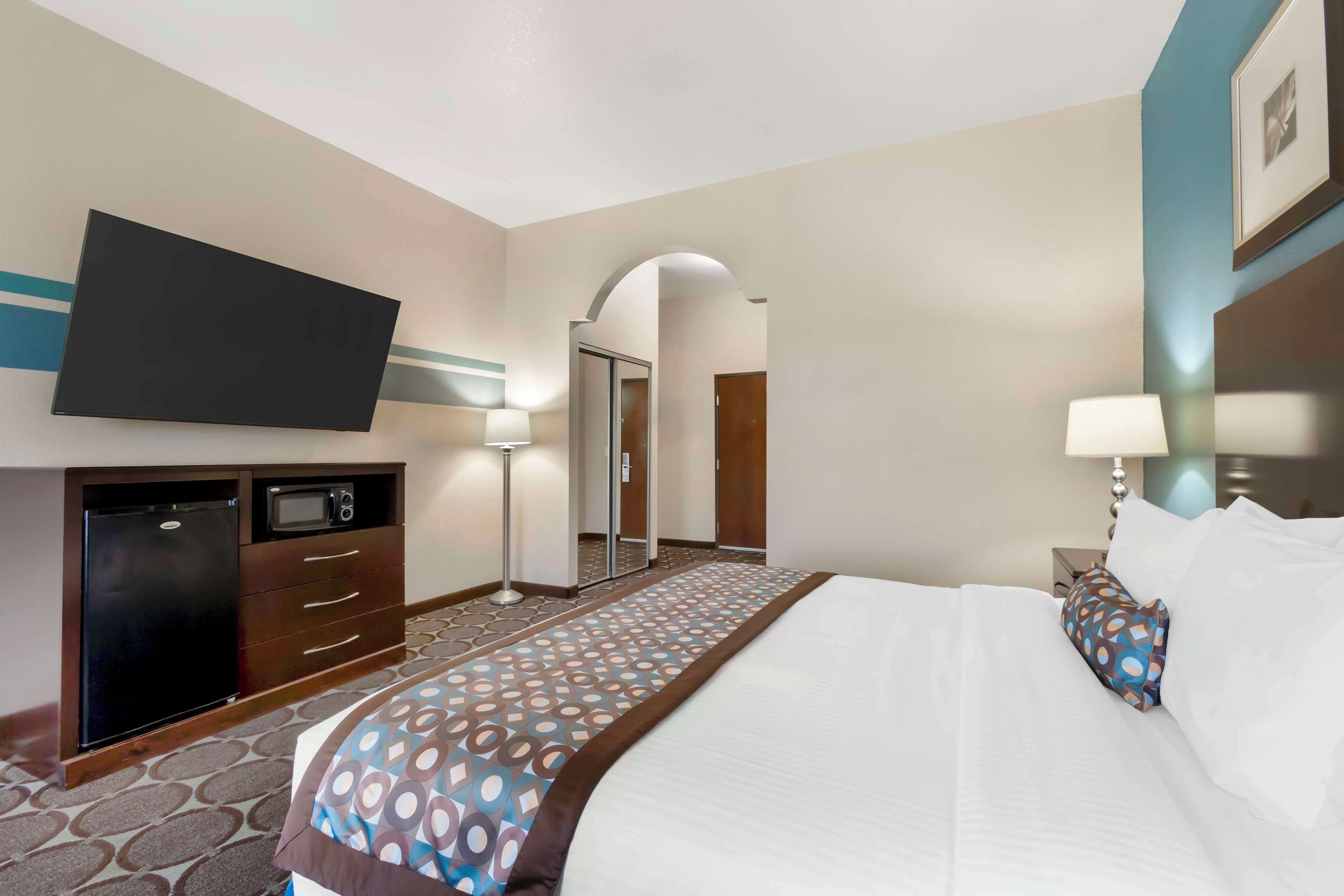 in-room safe, desk, laptop workspace, iron/ironing board