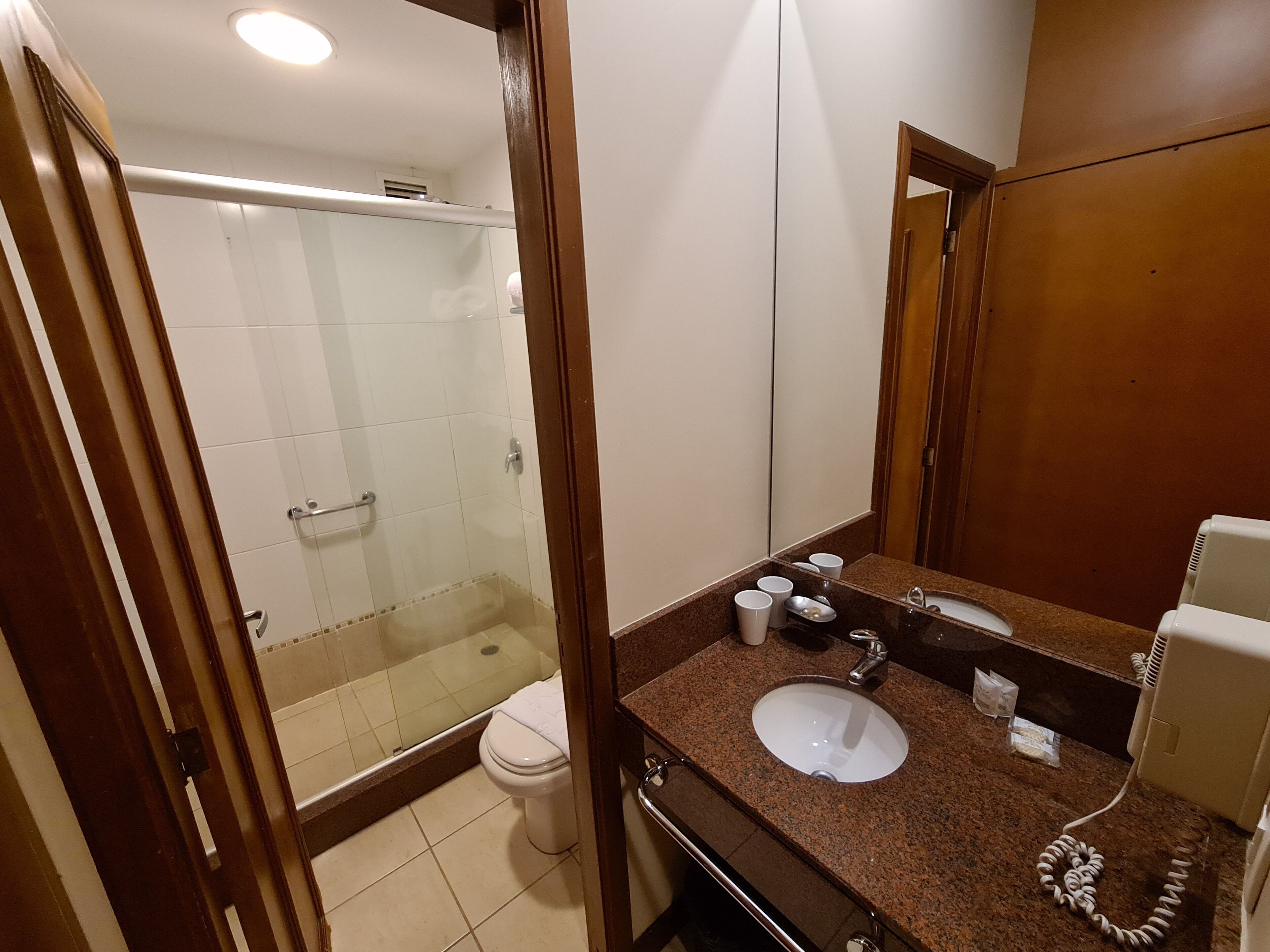 shower, free toiletries, hair dryer, towels