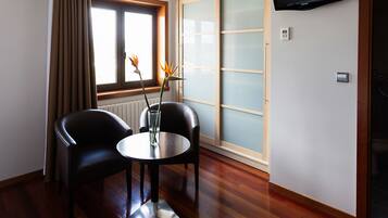 Een 30-inch televisie met digitale zenders