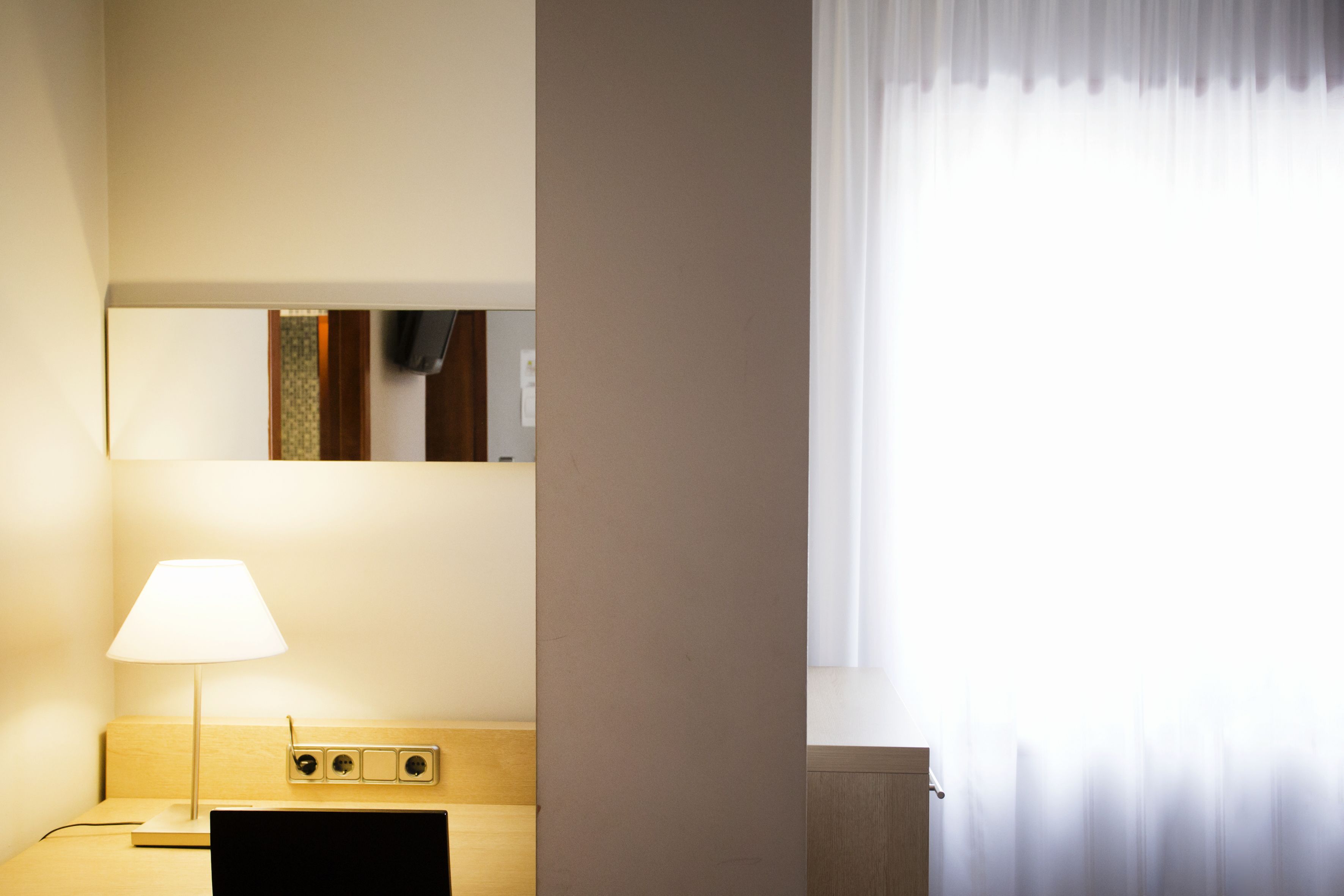 in-room business centre