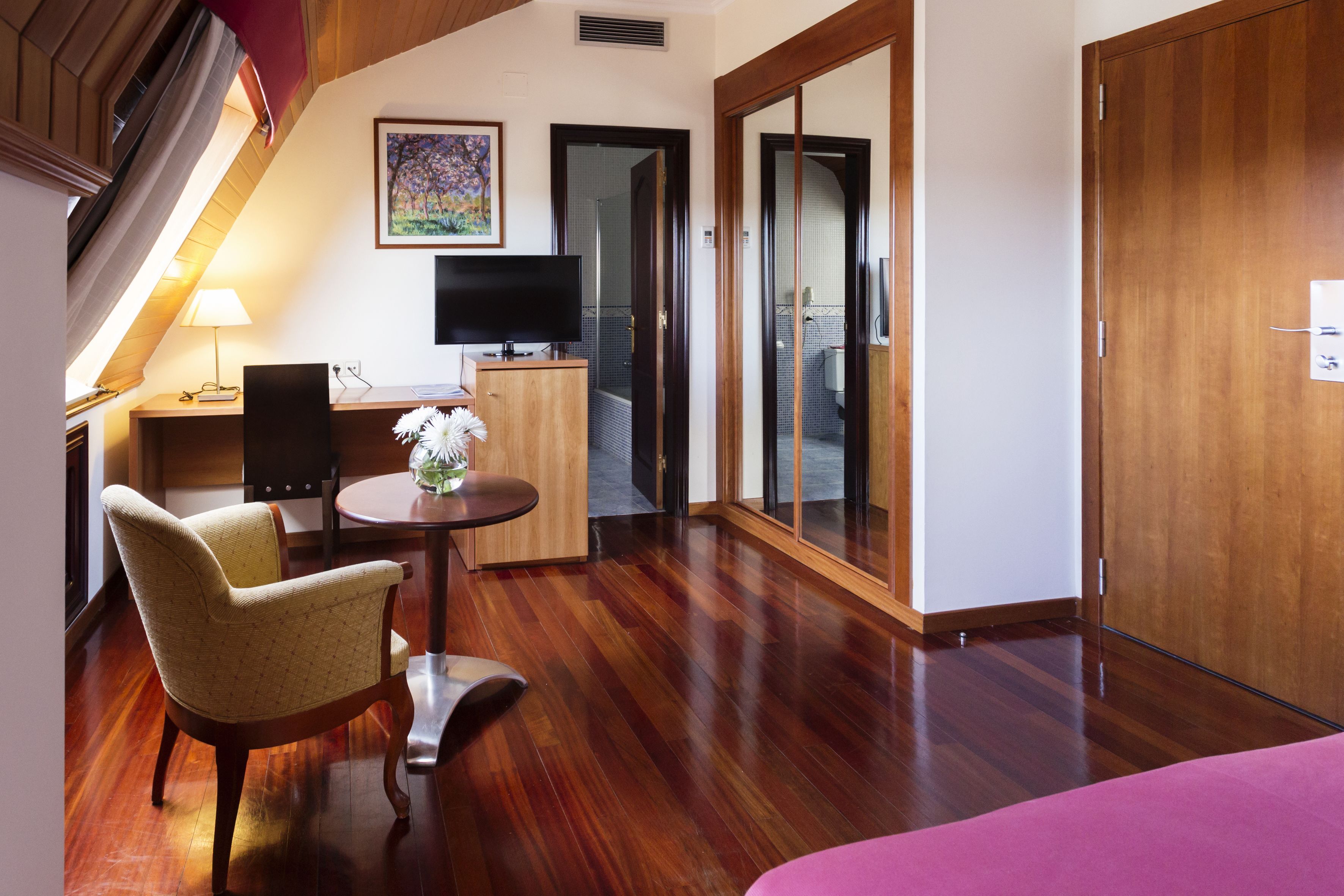 30-inch tv with digital channels