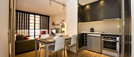 Căn hộ, 1 phòng ngủ | Bếp riêng | Tủ lạnh, lò vi sóng, lò nướng, bếp nấu