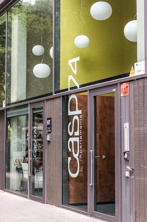 Interior entrance - CASP74 Apartments (Barcelona)