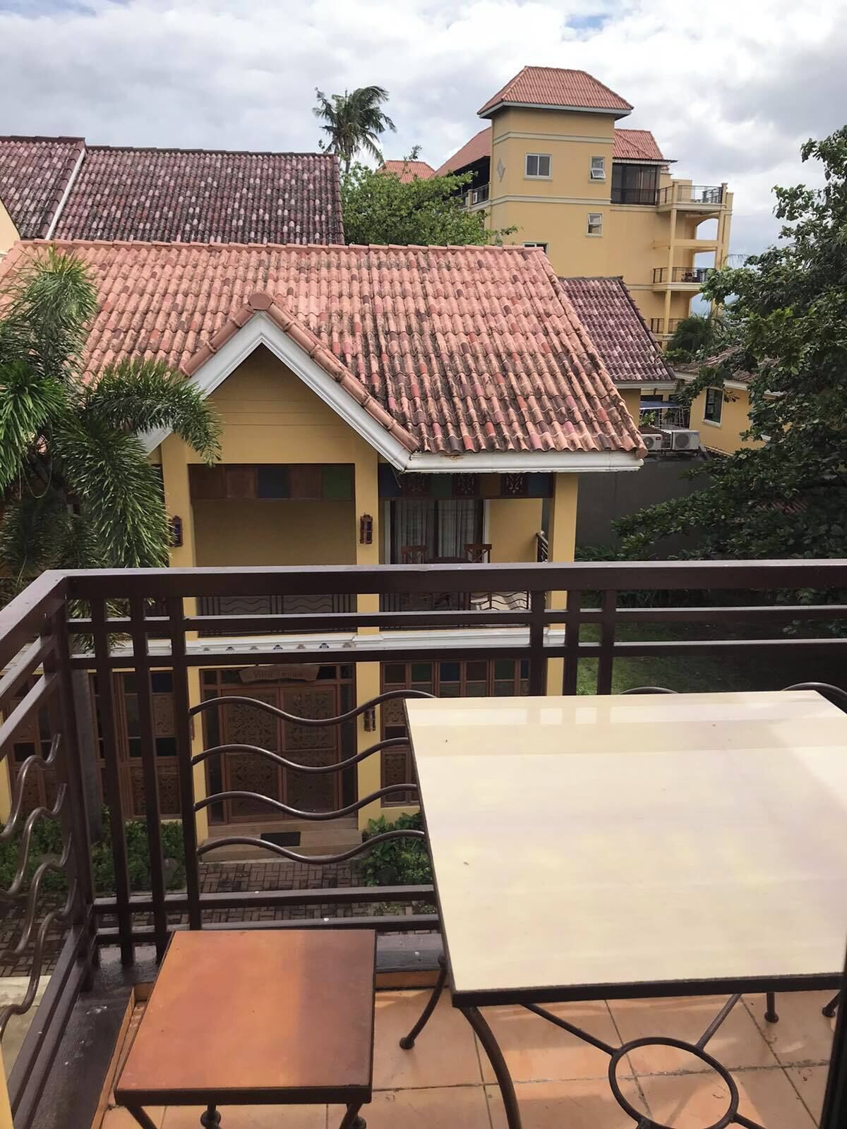 Apartment with Loft | 陽台景觀