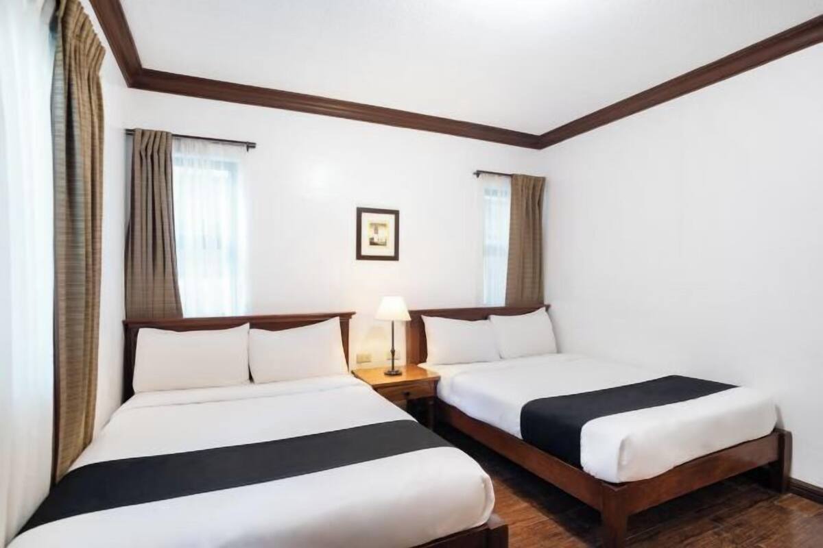 1 bedroom, desk, bed sheets