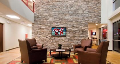 Red Roof Inn & Suites Beaumont