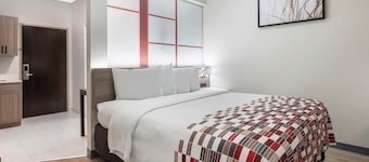 Red Roof Inn & Suites Beaumont