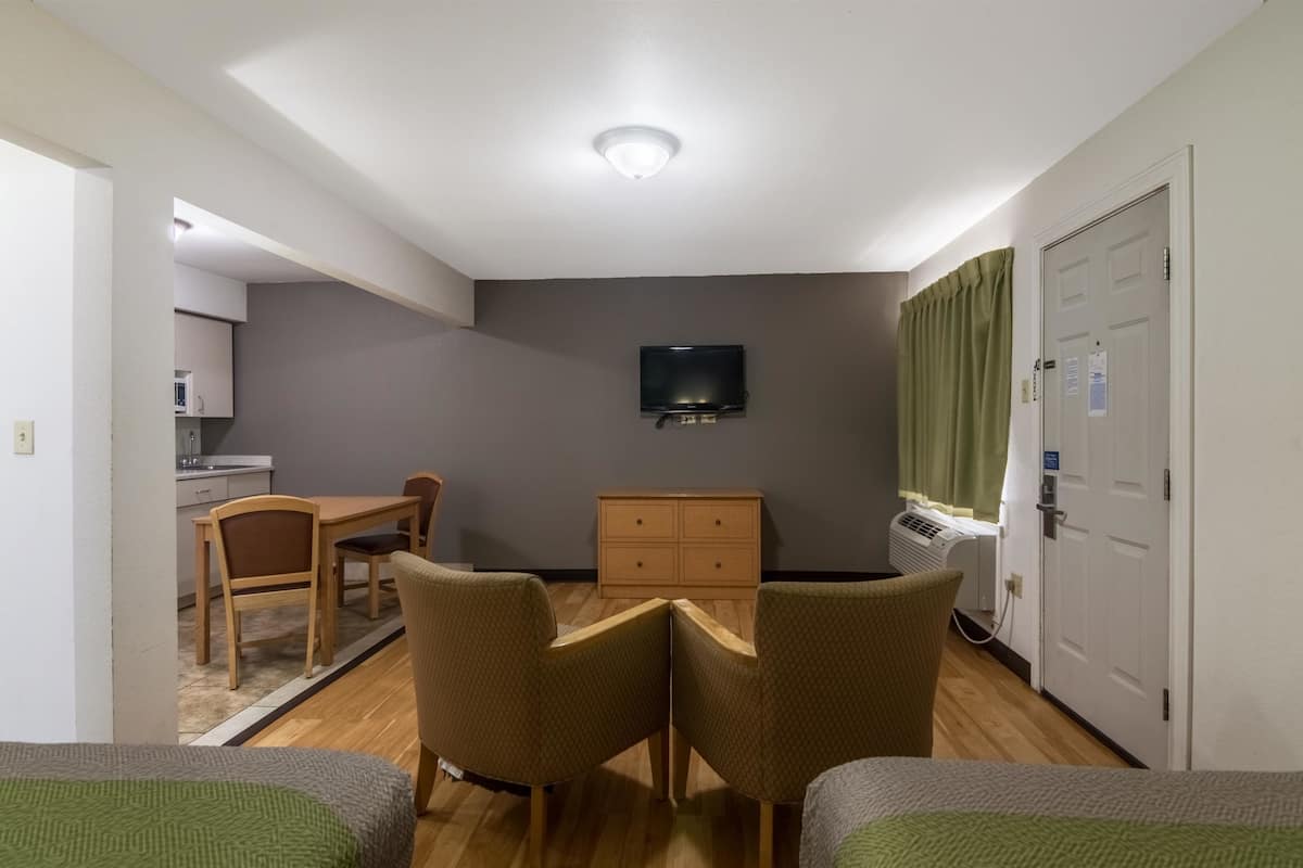 Rollaway beds, free WiFi, bed sheets