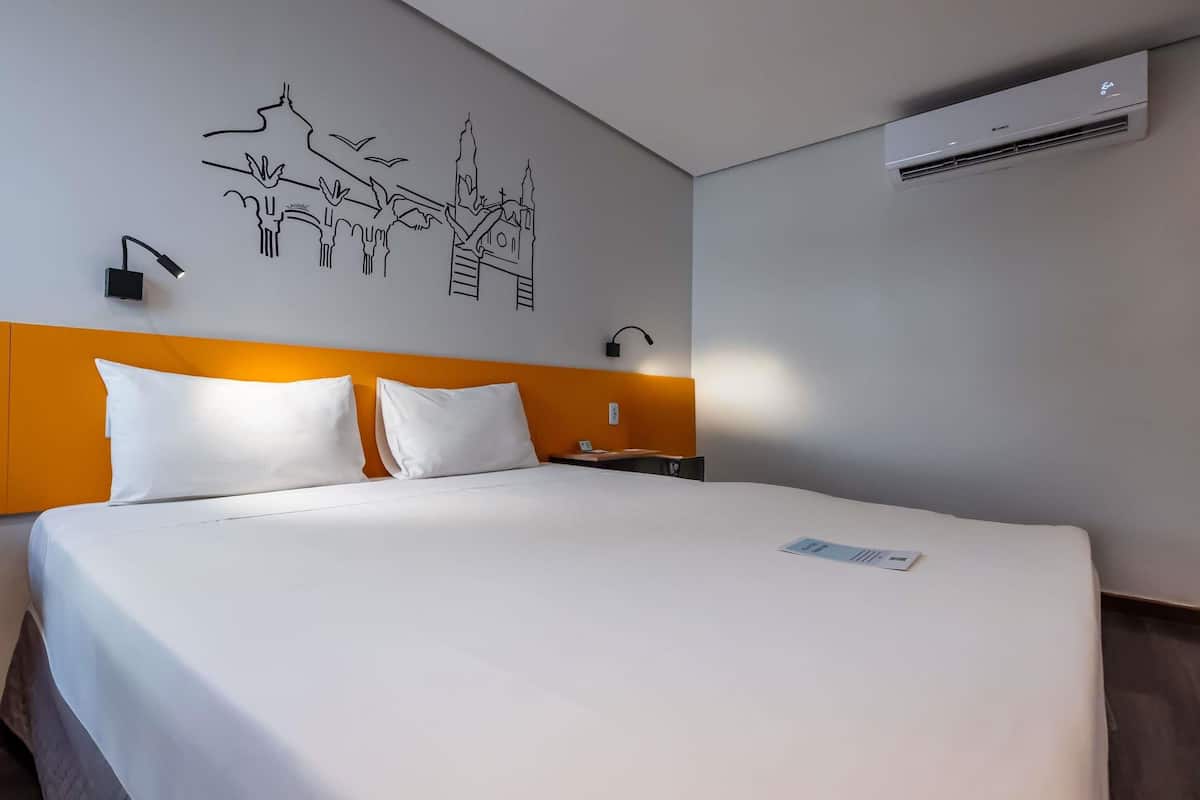 Superior Apartment, 1 Double Bed | Desk, free WiFi, bed sheets