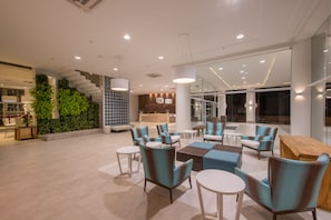 Lobby sitting area - Marupiara Resort by Wish (Ipojuca)