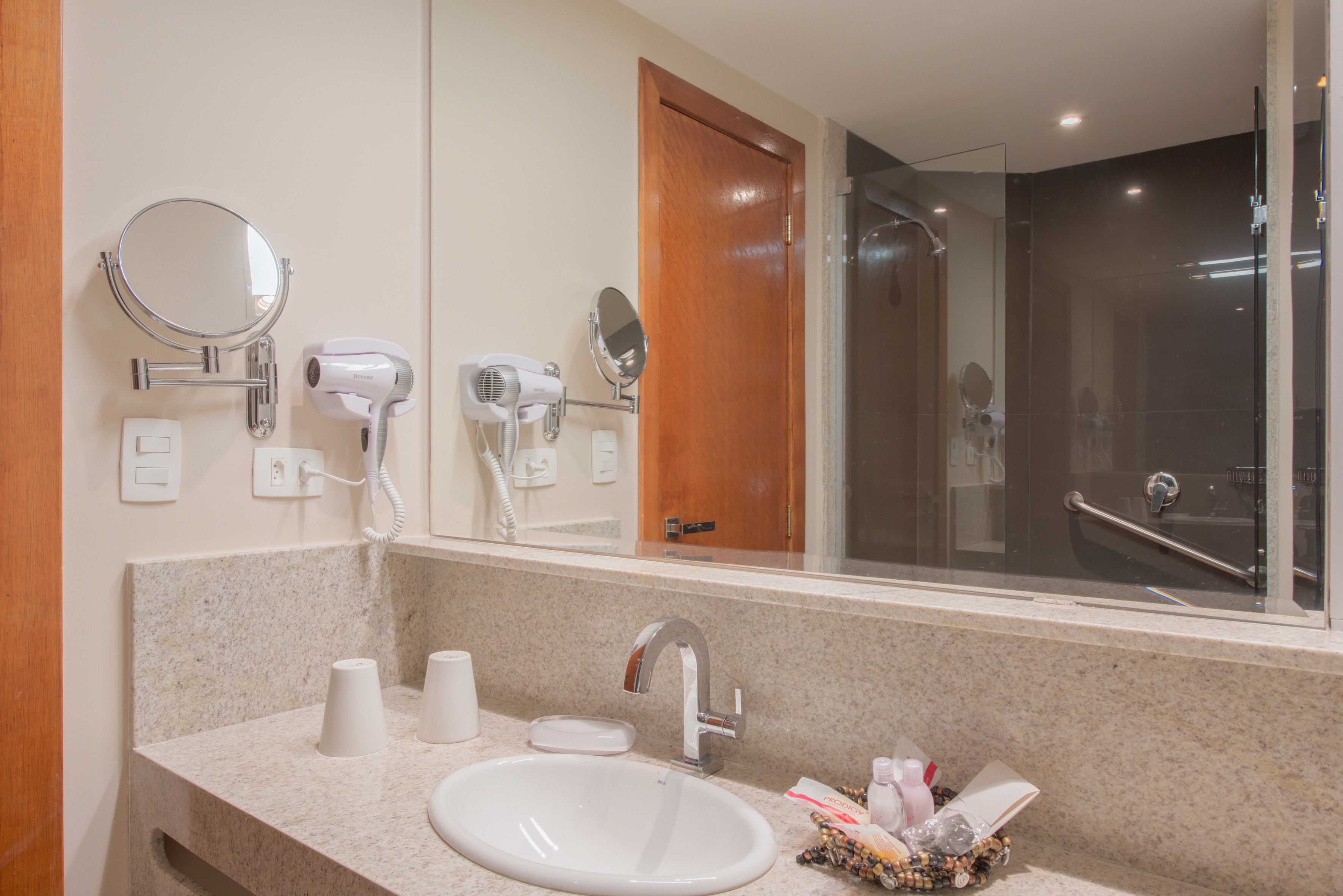 shower, rainfall showerhead, free toiletries, hair dryer