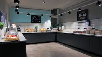 Se ofrece un desayuno bufé todos los días (11.90 EUR por persona)