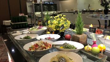 Desayuno buffet (KRW 32400 por persona)