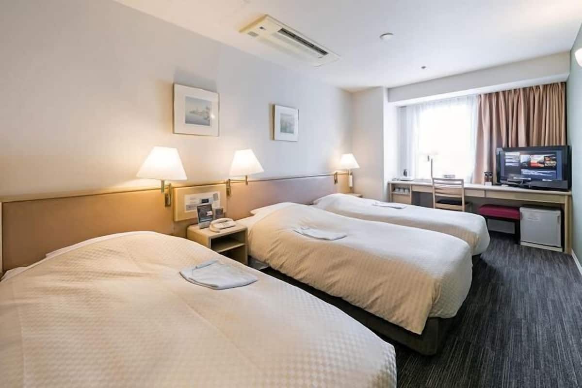 Desk, free WiFi, bed sheets, wheelchair access