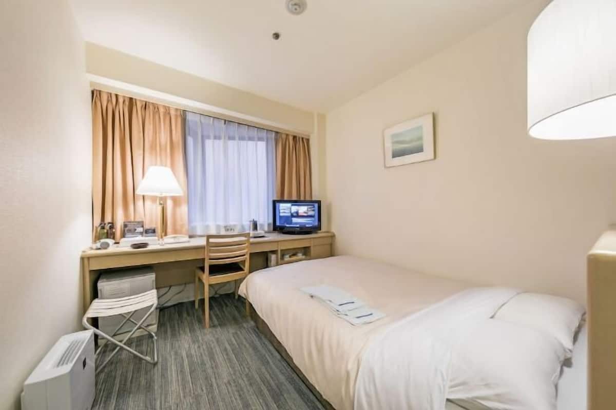 Desk, free WiFi, bed sheets, wheelchair access