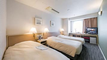 Escritorio, wifi gratis, ropa de cama y acceso para silla de ruedas