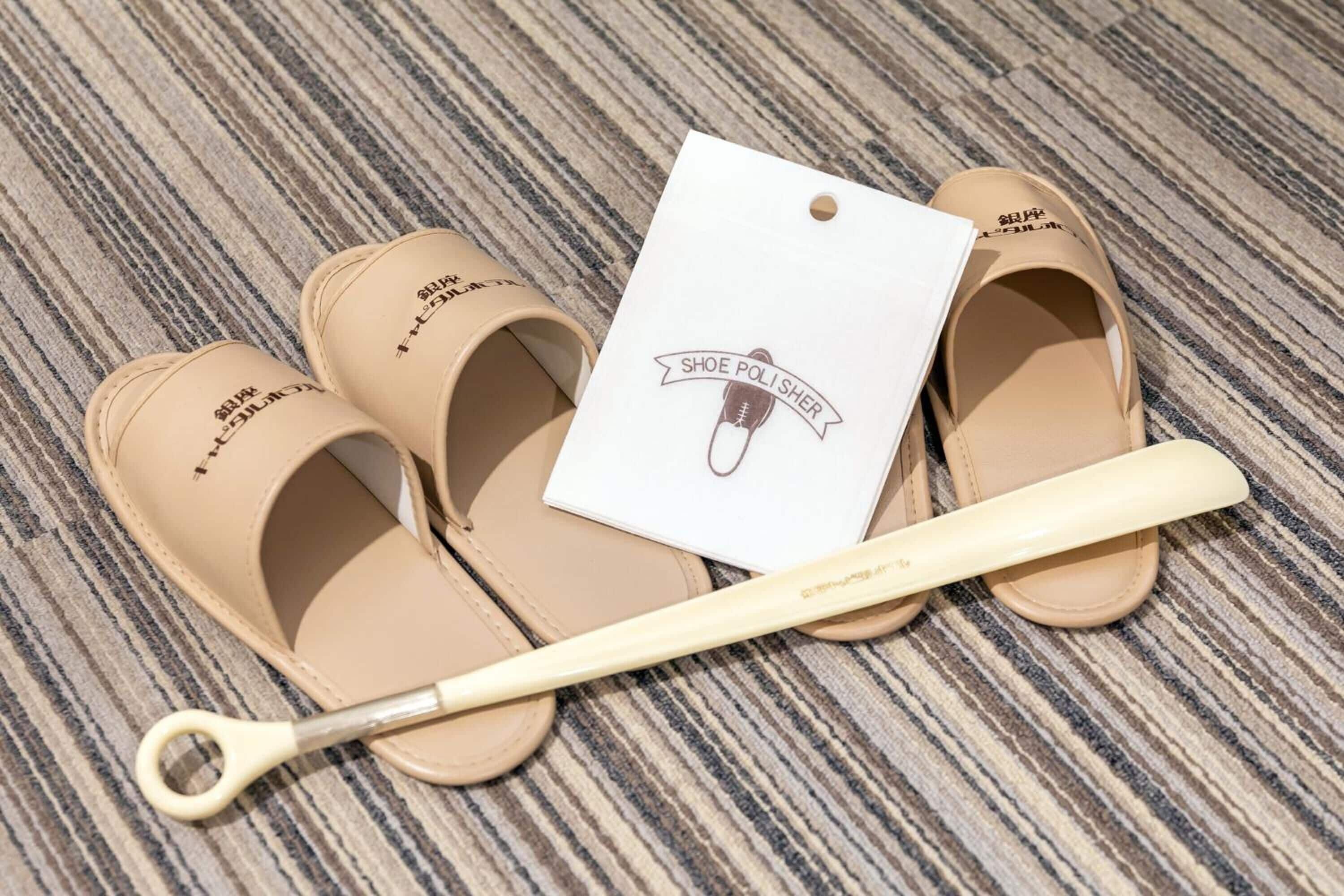 desk, free wifi, bed sheets, wheelchair access