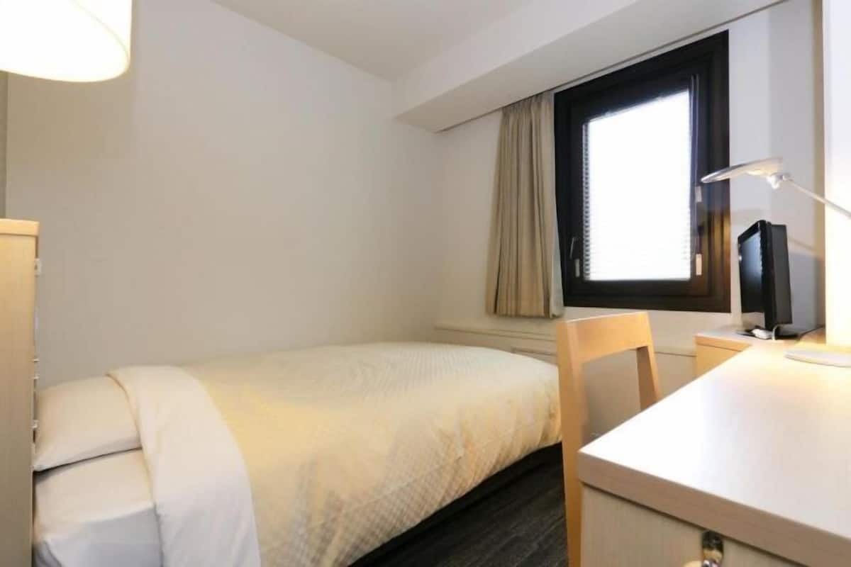 Desk, free WiFi, bed sheets, wheelchair access