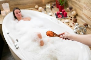 Behandlungsräume für Paare, Sauna, Whirlpool, Dampfbad