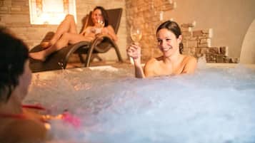 Behandlungsräume für Paare, Sauna, Whirlpool, Dampfbad