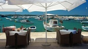 Outdoor dining - Marina Hotel - Restaurant (Fazana)
