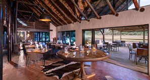Free daily full breakfast  - Kariega Game Reserve - River Lodge (Kenton on Sea)