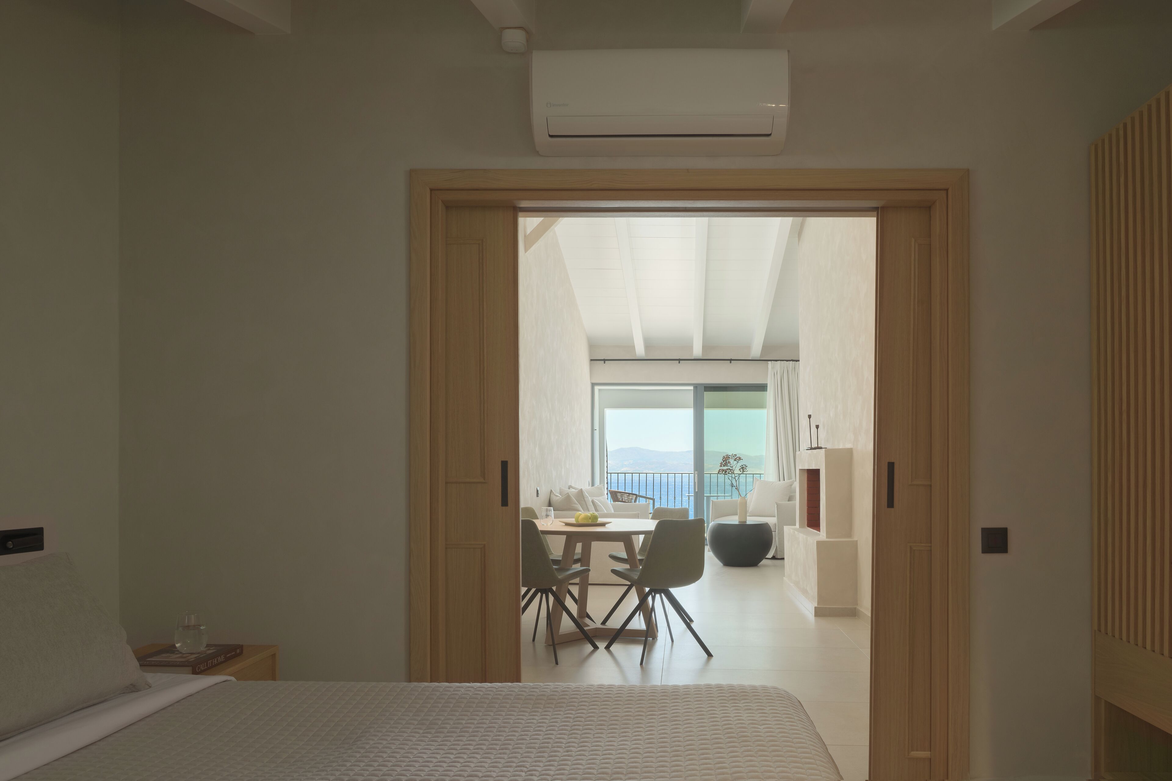 suite, 2 bedrooms | living area | 21-inch lcd tv with satellite channels, tv