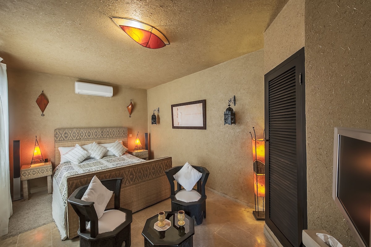 Habitación doble Confort, 1 cama matrimonial, para no fumadores, vista al jardín | Ropa de cama de alta calidad y caja de seguridad en la habitación