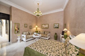 Junior Double Room, 1 Queen Bed, Non Smoking, Garden View