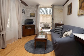 Chambre Double Deluxe | Coffres-forts dans les chambres, draps fournis