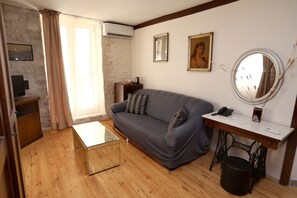 Chambre Deluxe double | Coffre-fort, literie fournie