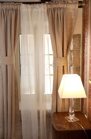 Superior Double Room | In-room safe, bed sheets