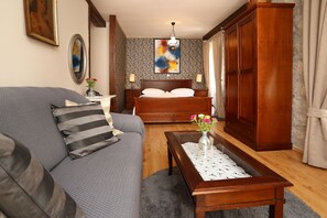 Chambre Deluxe double | Coffre-fort, literie fournie