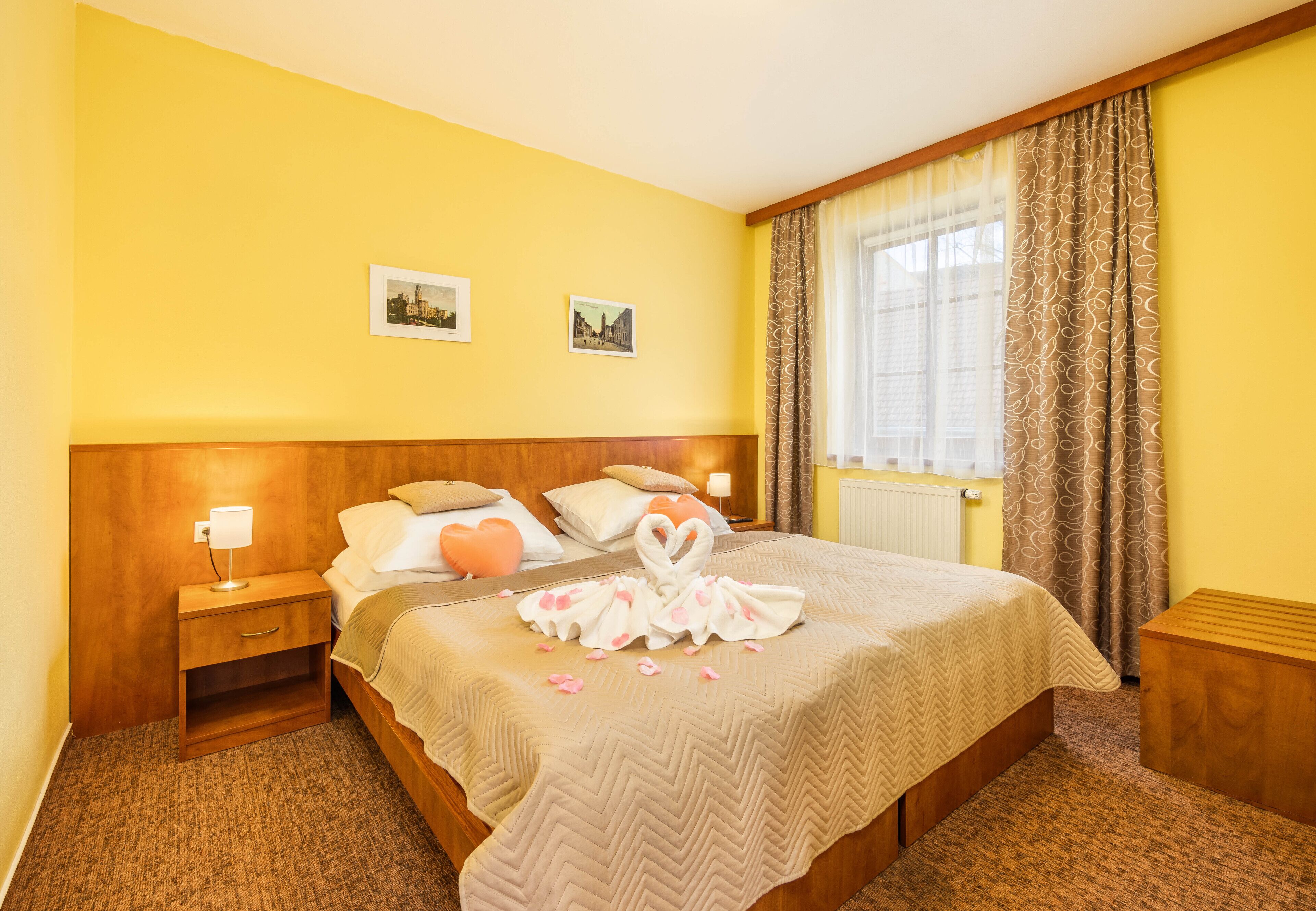 Apartment, 1 Bedroom | 1 bedroom, minibar, in-room safe, desk