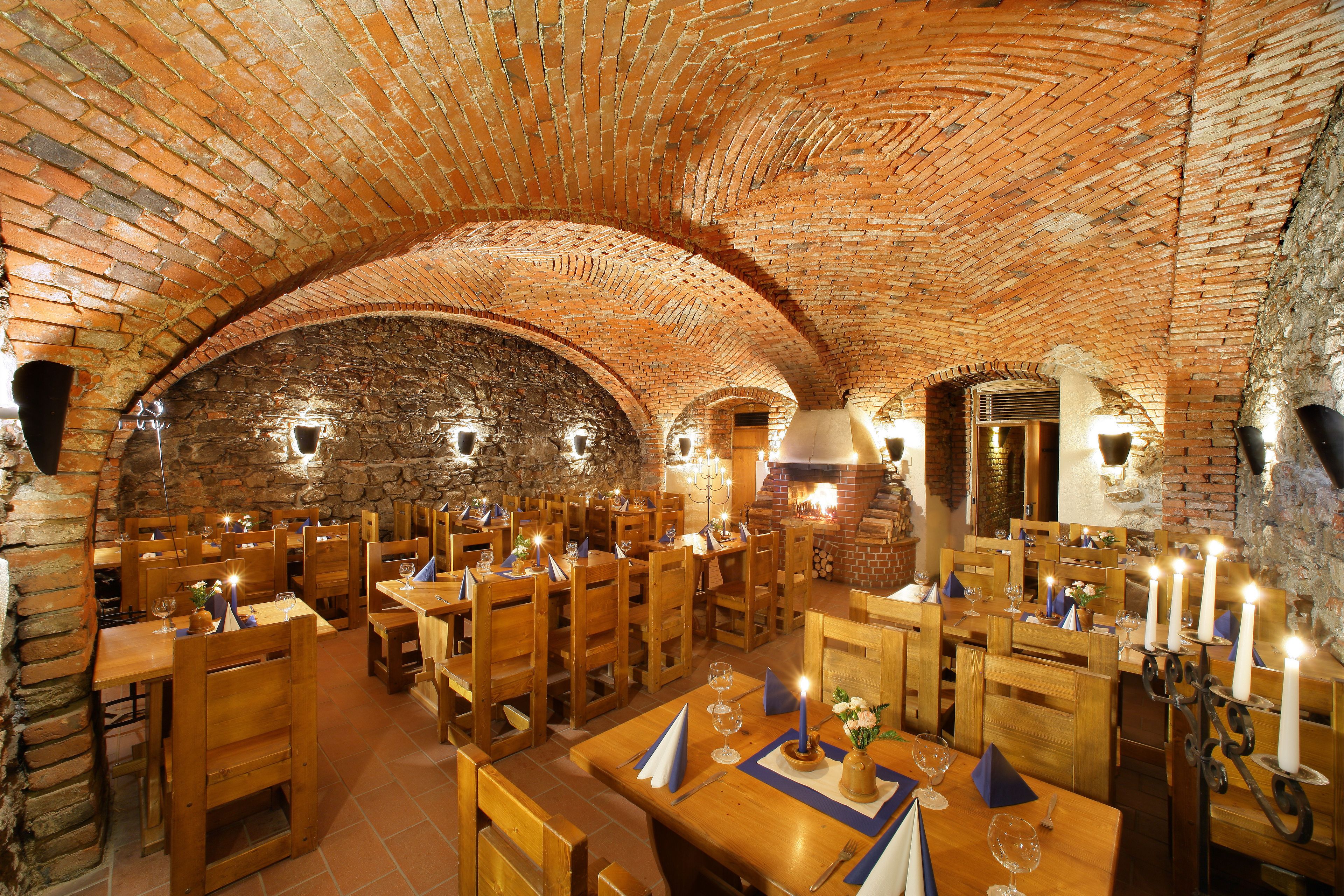 3 restaurants, breakfast, lunch, dinner served; Regional cuisine 