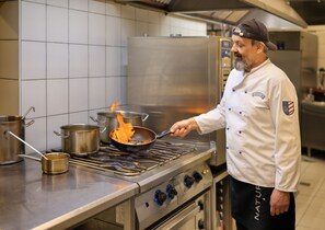 3 restaurants, breakfast, lunch, dinner served; Regional cuisine 