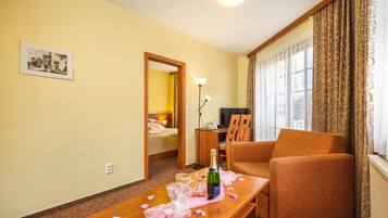 Lejlighed - 1 soveværelse | 1 soveværelse, minibar, pengeskab på værelset, skrivebord