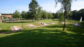 Mini-golf